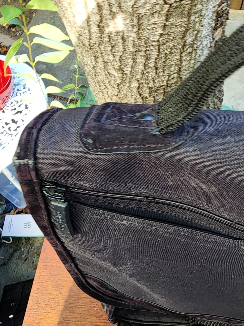 Kensington SaddleBag Hybrid Laptop Backpack Messenger Briefcase Bag Black